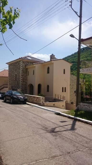 Villa Ria كالافريتا المظهر الخارجي الصورة